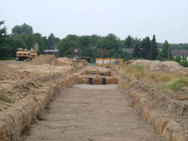 2005_0724_164430.JPG - Große Mulde südl. des Bauträgerbereiches Richtung Westen