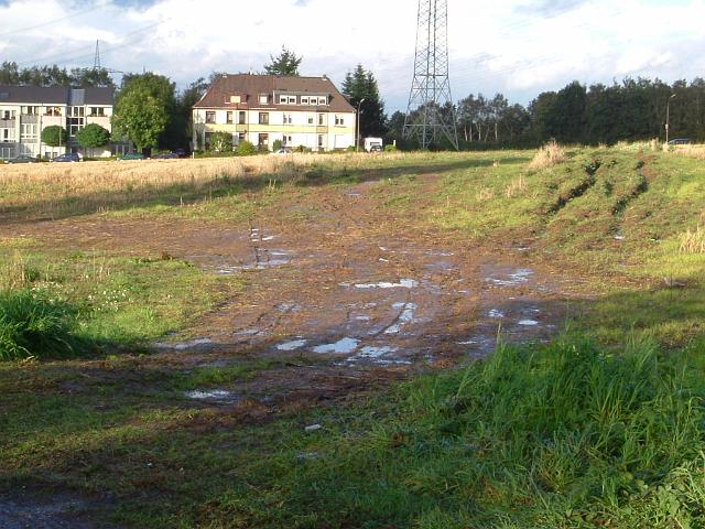 2004_0923_180214.JPG - Südl. des Bauträgerbereiches - Blickrichtung: Nord/Ost