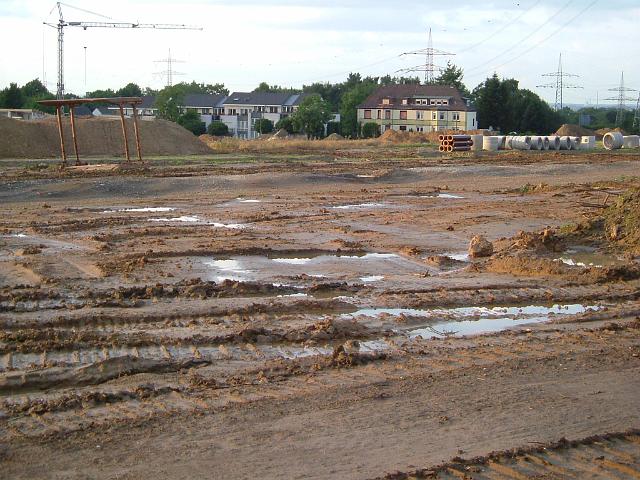 2005_0810_195401.JPG - Südl. des Bauträgerbereichs - Blickrichtung: Nord/Ost