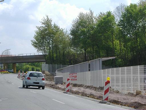 2009_0422_123909.JPG - Der Freilandbereich des Gartencenter liegt deutlich niedriger als die Umgebung!