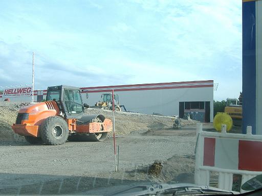 2009_0508_175724.JPG - LKW-Zu- und Ausfahrt