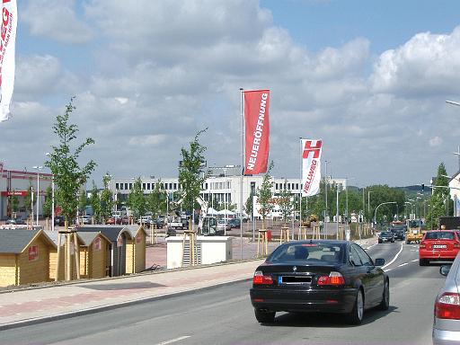 2009_0516_111518.JPG - Die Linden bilden mit den geplanten Linden im Zuge der Bebauung Wandweg nördl. der Borussiastaße eine Lindenallee.